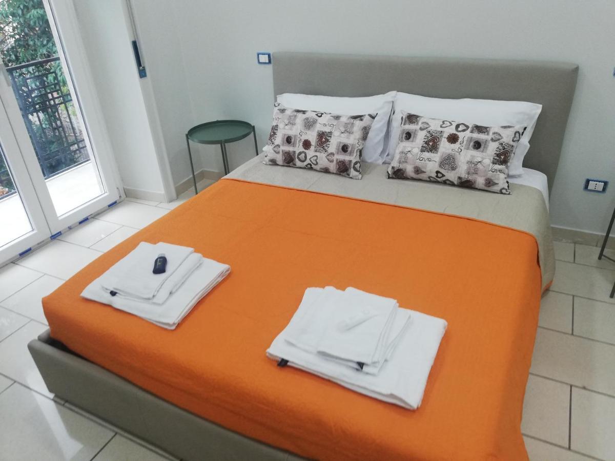Binario 3 Bed & Breakfast Eboli Bagian luar foto